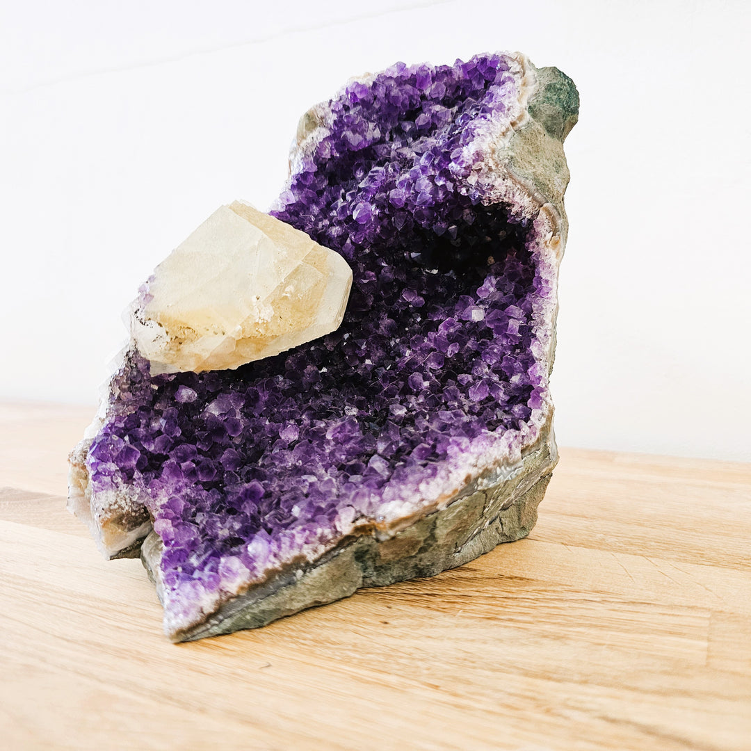 Amethyst Druse mit Calcit, Ø ca. 15 cm, A Qualität