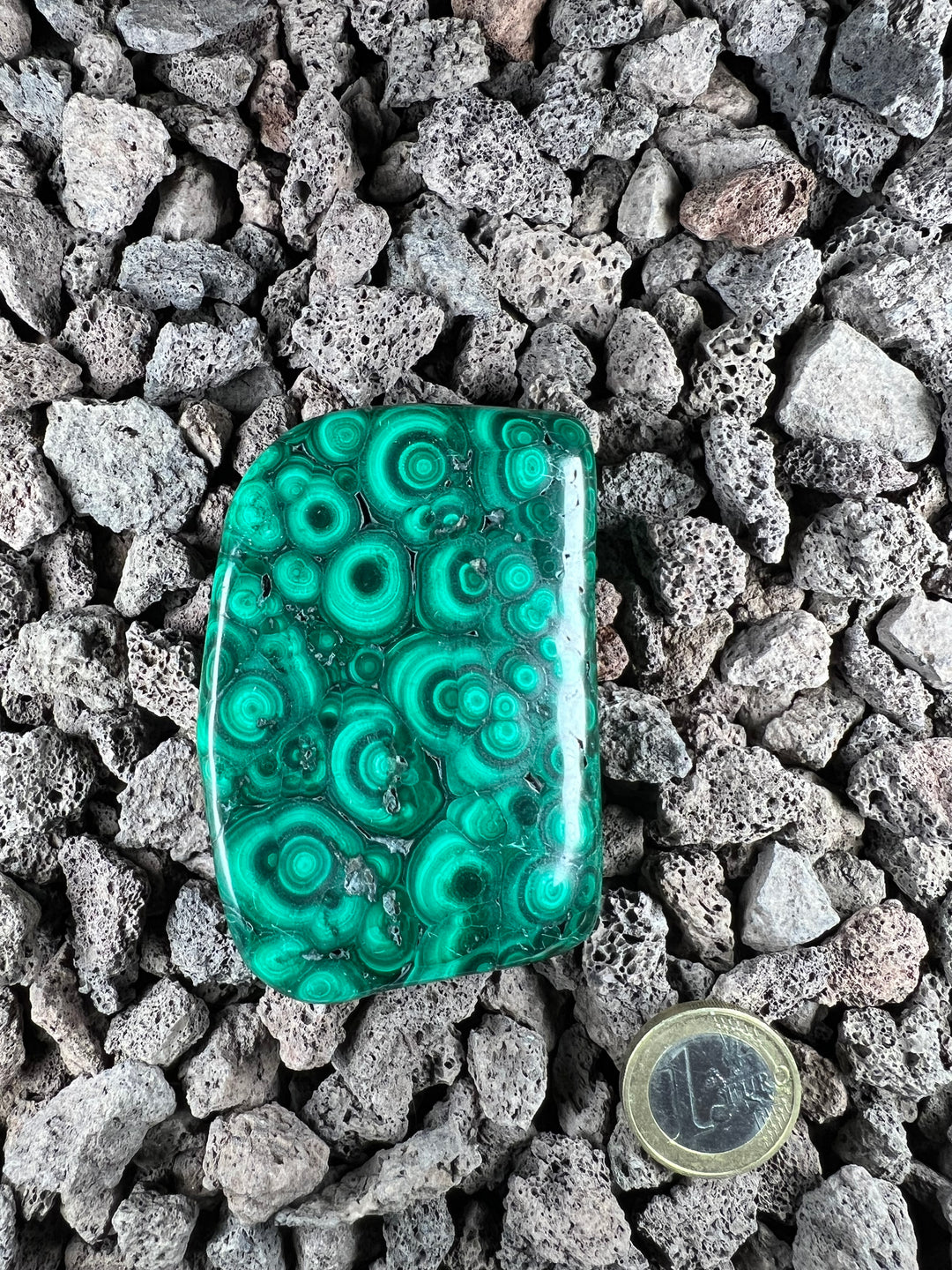 Dein Stein-Freund: "Mara" – Hüterin der Wandlung & Herzkraft Malachit (poliert) | Einzelstück | ca. 152g | 7cm