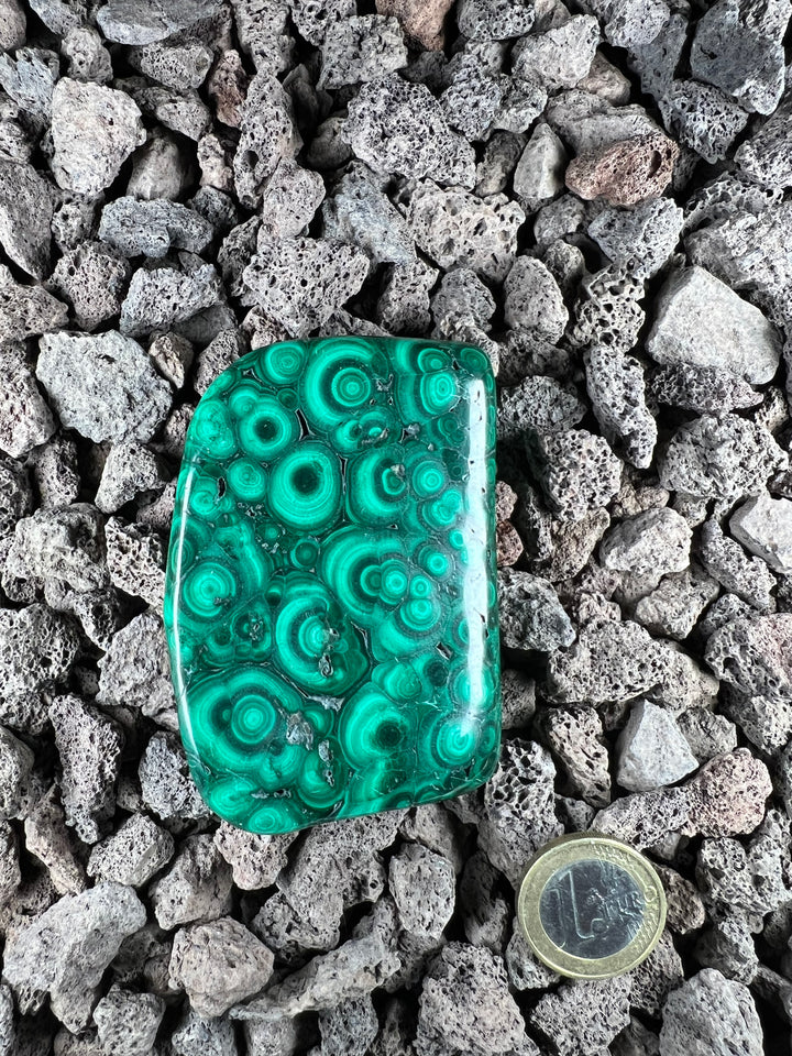 Dein Stein-Freund: "Mara" – Hüterin der Wandlung & Herzkraft Malachit (poliert) | Einzelstück | ca. 152g | 7cm