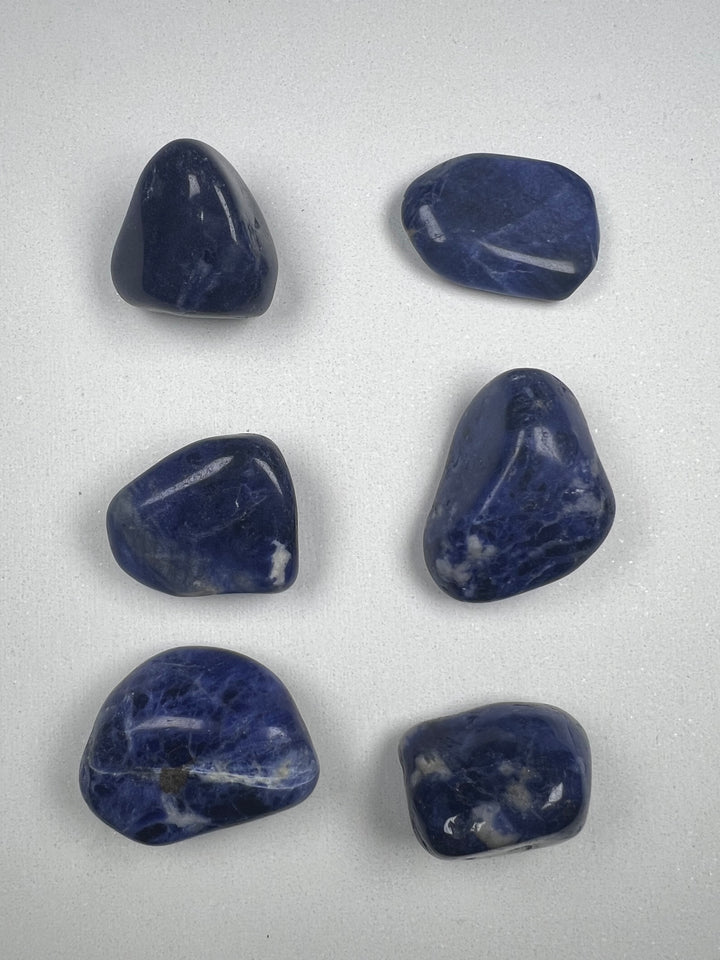 Sodalit Trommelstein – Klarheit, Selbstvertrauen & innere Ordnung  A- Qualität | ca. 20–35 mm | 8–25 g | Handverlesen & poliert