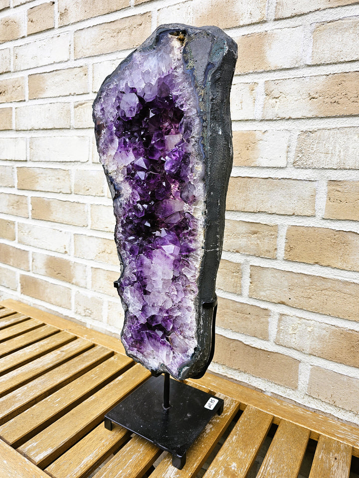 Amethyst Geode/Druse (groß) im Ständer, ca. 50 cm, A+ Qualität
