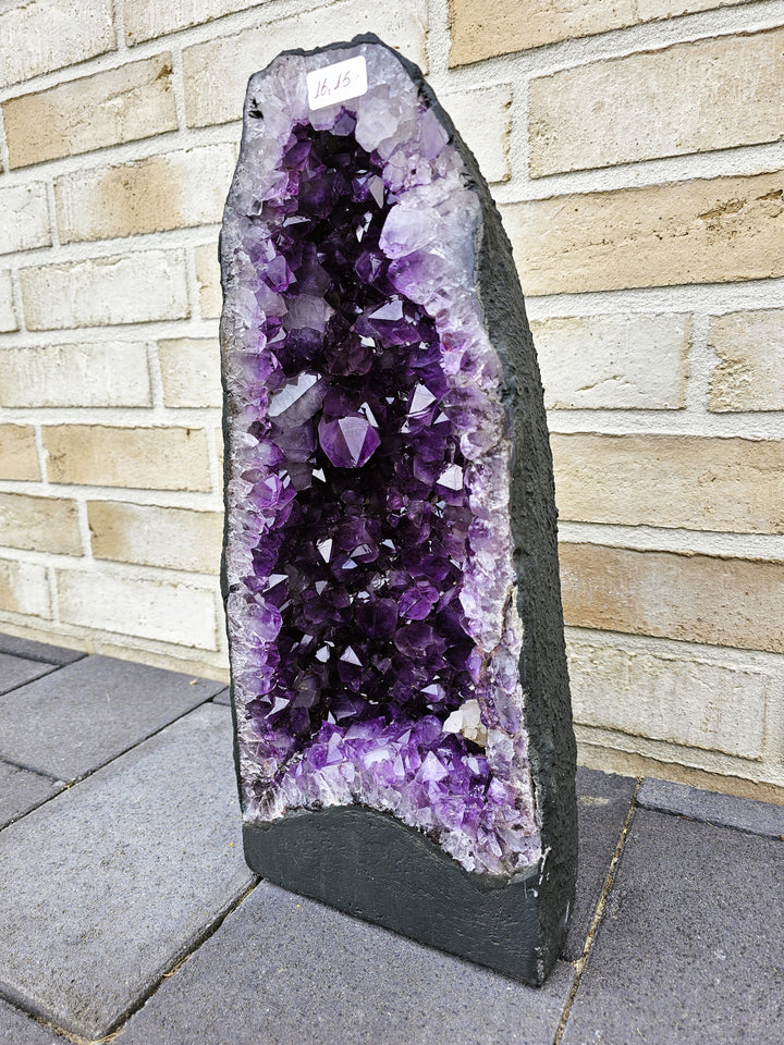 Amethyst Geode/Druse (groß) mit Calcit, ca. 46 cm, A+ Qualität