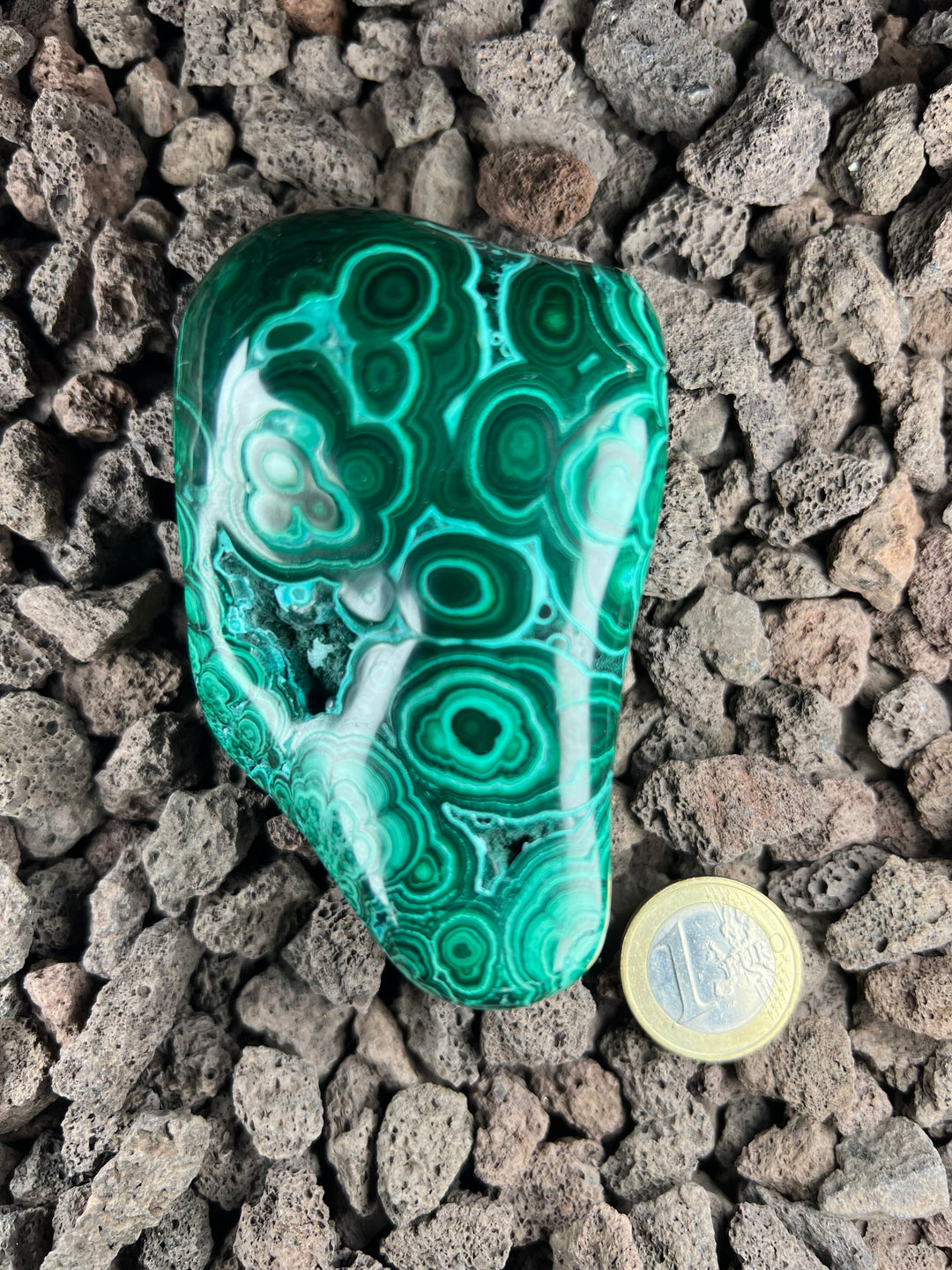 Dein Stein-Freund: "Mala" – Hüterin der Wandlung & Herzkraft Malachit (poliert) | Einzelstück | ca. 310g | 8cm