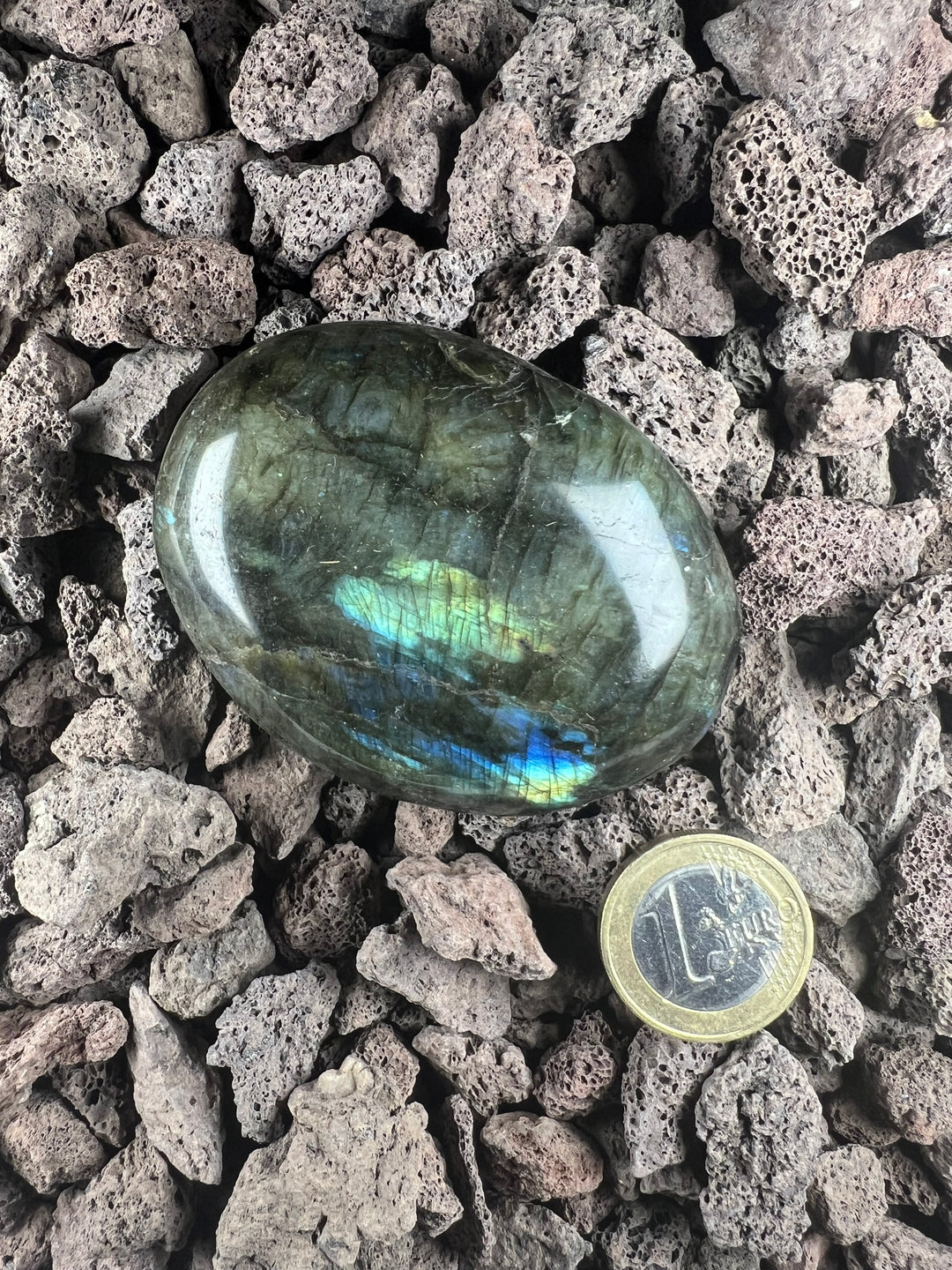 Dein Stein-Freund: "Lumo" – Lichtbringer für Intuition und Wandlung Labradorit | Einzelstück | ca. 106g | 6cm