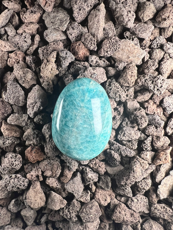 Dein Stein-Freund: "Nami" – Botschafterin von Ausgleich und innerer Wahrheit Amazonit | Einzelstück | 86g | ca. 6cm