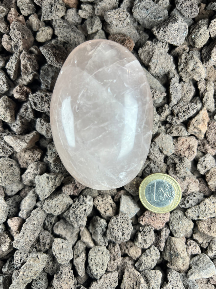 Dein Stein-Freund: "Rosi" – Hüterin der Liebe und sanften Herzheilung Rosenquarz | Einzelstück | ca. 200g | 7 cm