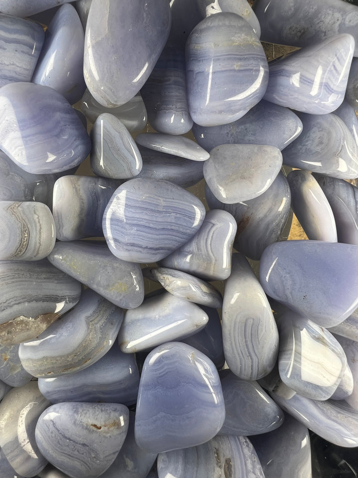 Chalcedon hellblau Trommelstein – Kommunikation, Leichtigkeit & innere Ruhe  A+ Qualität | ca. 20–35 mm | 8–25 g | Handverlesen & poliert