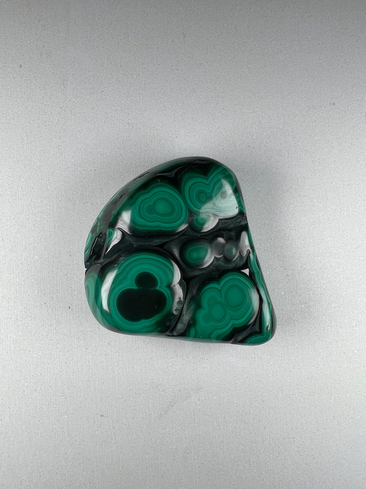 Dein Stein-Freund: "Mala" – Hüterin der Wandlung & Herzkraft Malachit (poliert) | Einzelstück | ca. 160g | 6cm