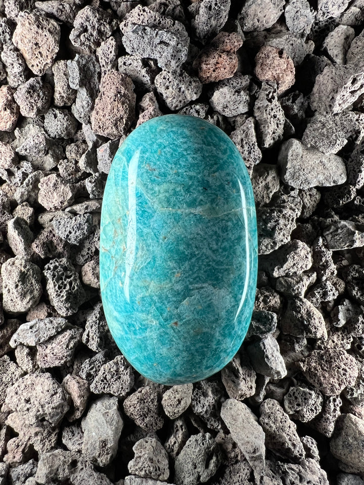 Dein Stein-Freund: "Nami" – Botschafterin von Ausgleich und innerer Wahrheit Amazonit | Einzelstück | ca. 168g | 8cm