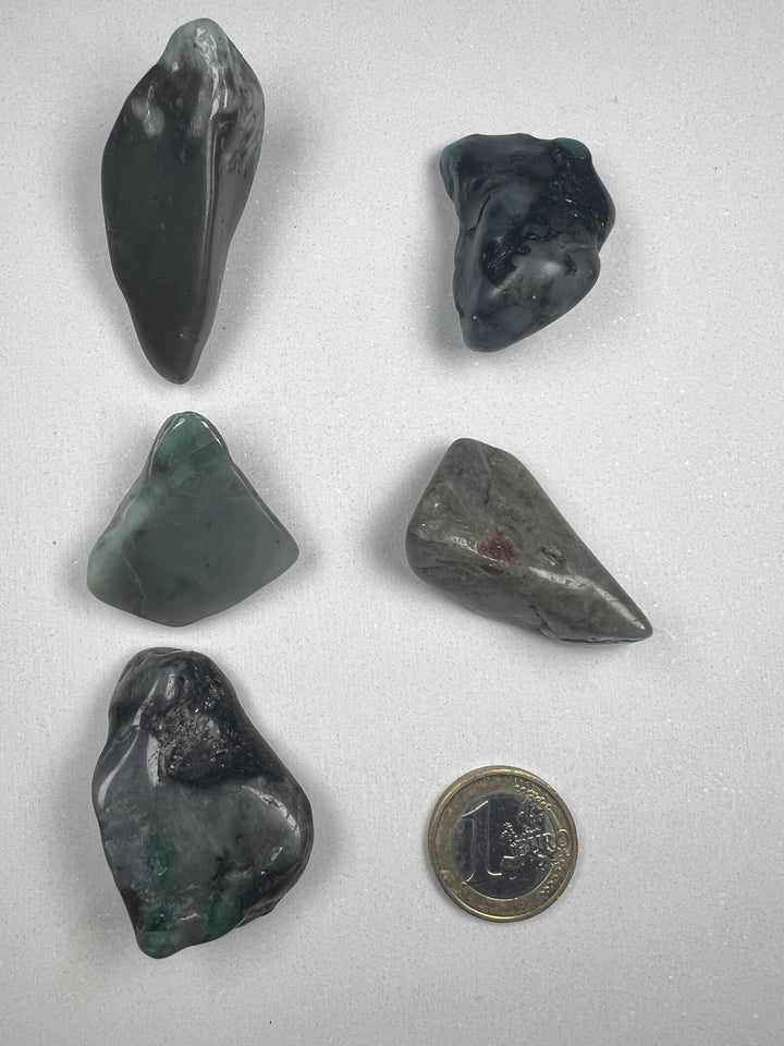 Smaragd „Esmeralda“ Trommelstein – Herzenergie, Liebe & innere Weisheit  Qualität A | ca. 20–40 mm | 10–30 g | Handverlesen & poliert