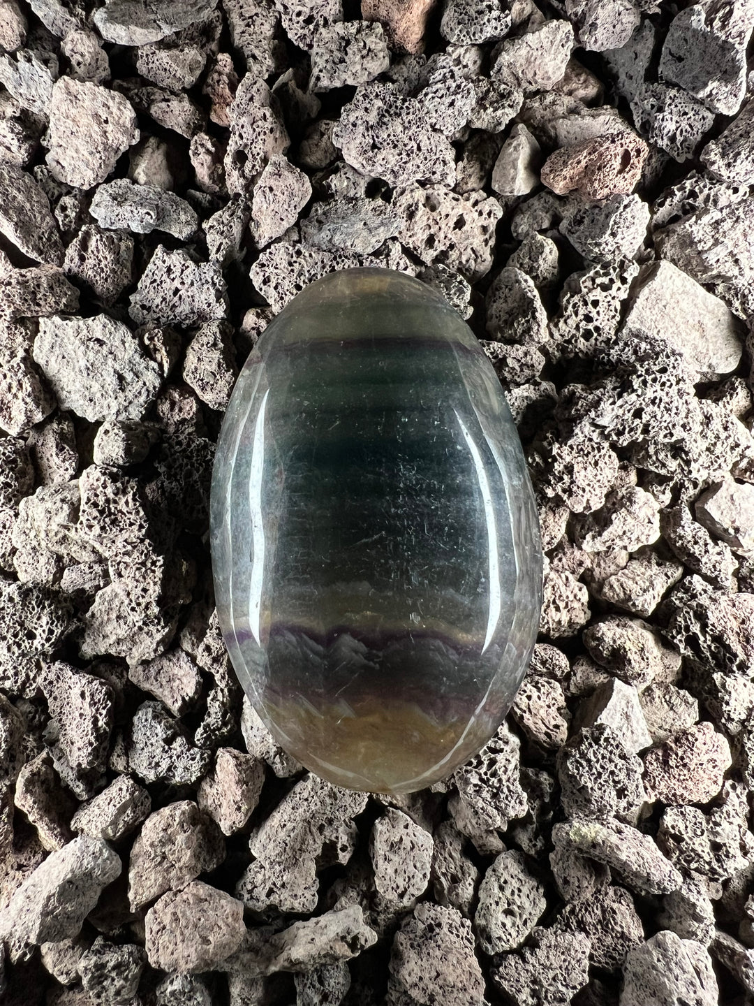 Dein Stein-Freund: "Flo" – Bringer von Klarheit & Leichtigkeit Fluorit | Einzelstück aus unserer Sammlung | ca. 220g | 8 cm