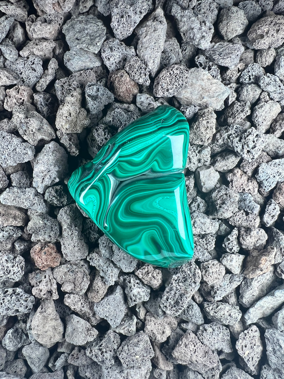 Dein Stein-Freund: "Mara" – Hüterin der Wandlung & Herzkraft Malachit (poliert) | Einzelstück | 159g | ca. 7cm