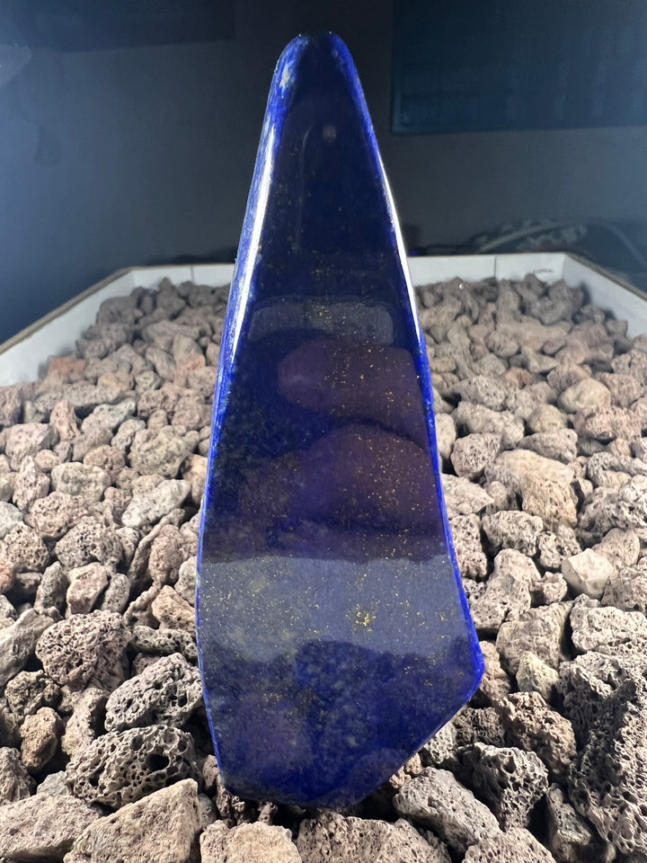 Dein Stein-Freund: "Lapi" – Hüter der Wahrheit & inneren Weisheit Lapislazuli | Einzelstück aus Pakistan | 303g | ca. 11cm| Stehender Obelisk
