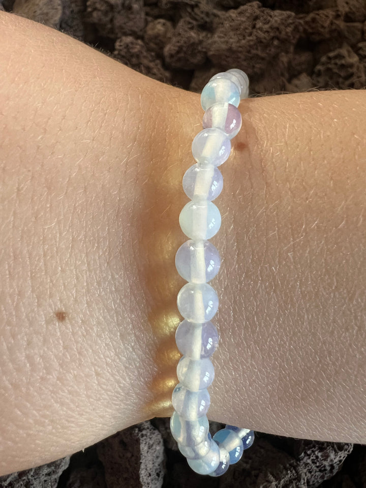 Perlmutt Kinderarmband 4 mm – Sanfte Eleganz und natürlicher Schimmer