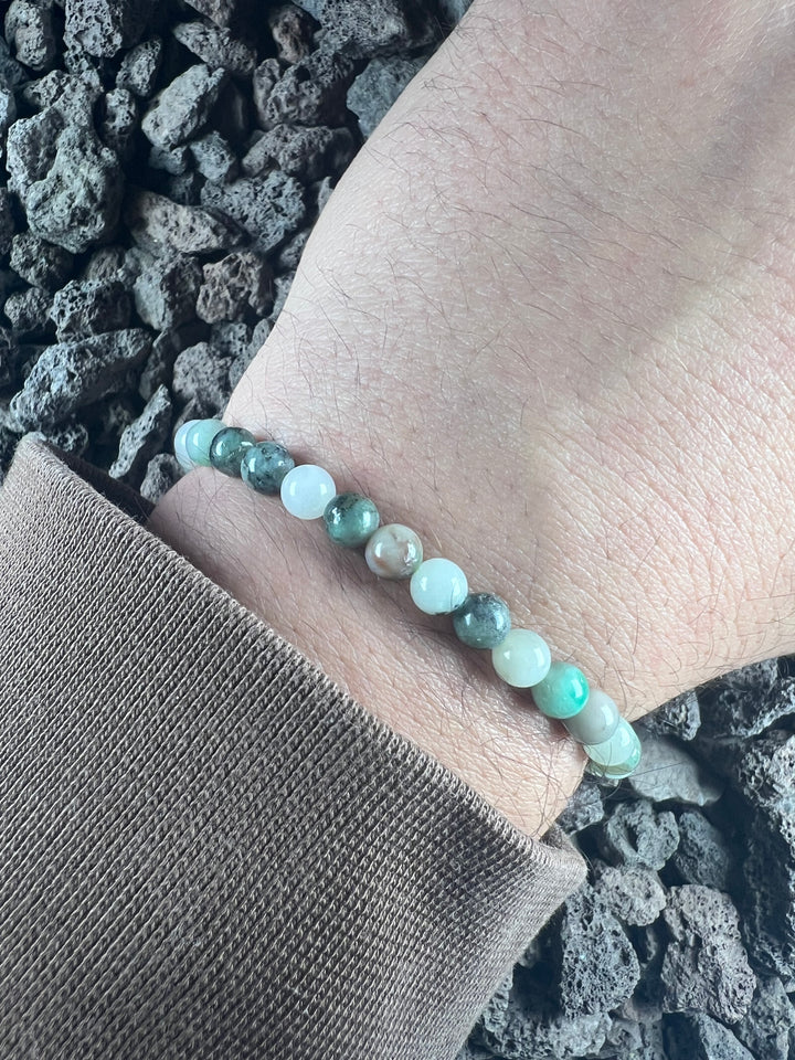 Smaragd Kugelarmband 6 mm – Eleganz, Harmonie und natürliche Schönheit