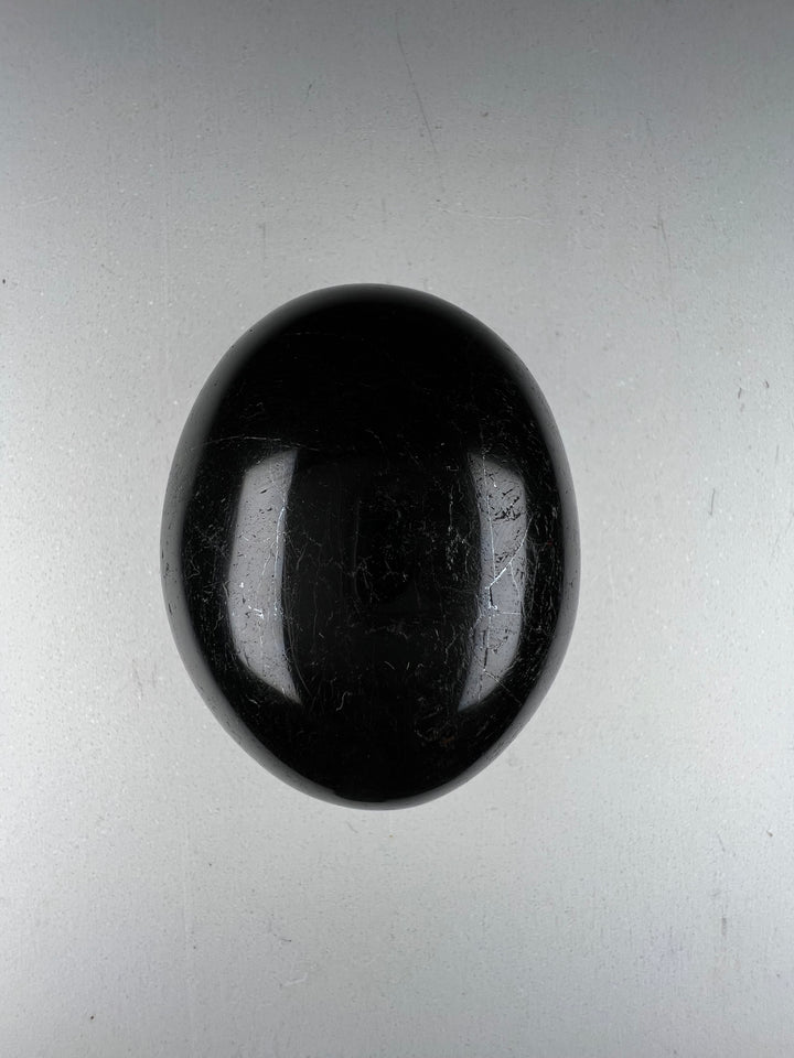 Dein Stein-Freund: "Taru" – Beschützer deiner Energie und Anker zur Erde Schwarzer Turmalin | Einzelstück | ca. 135 g | 6 cm