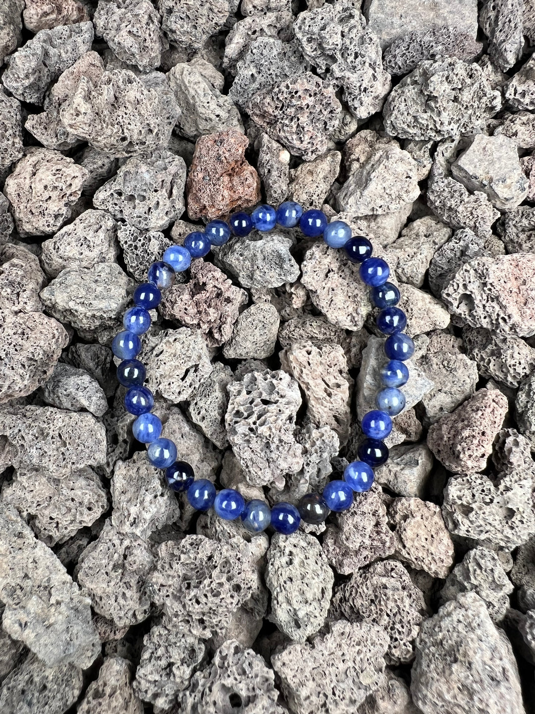 Sodalith Kinderarmband 4 mm – Klarheit und innere Stärke