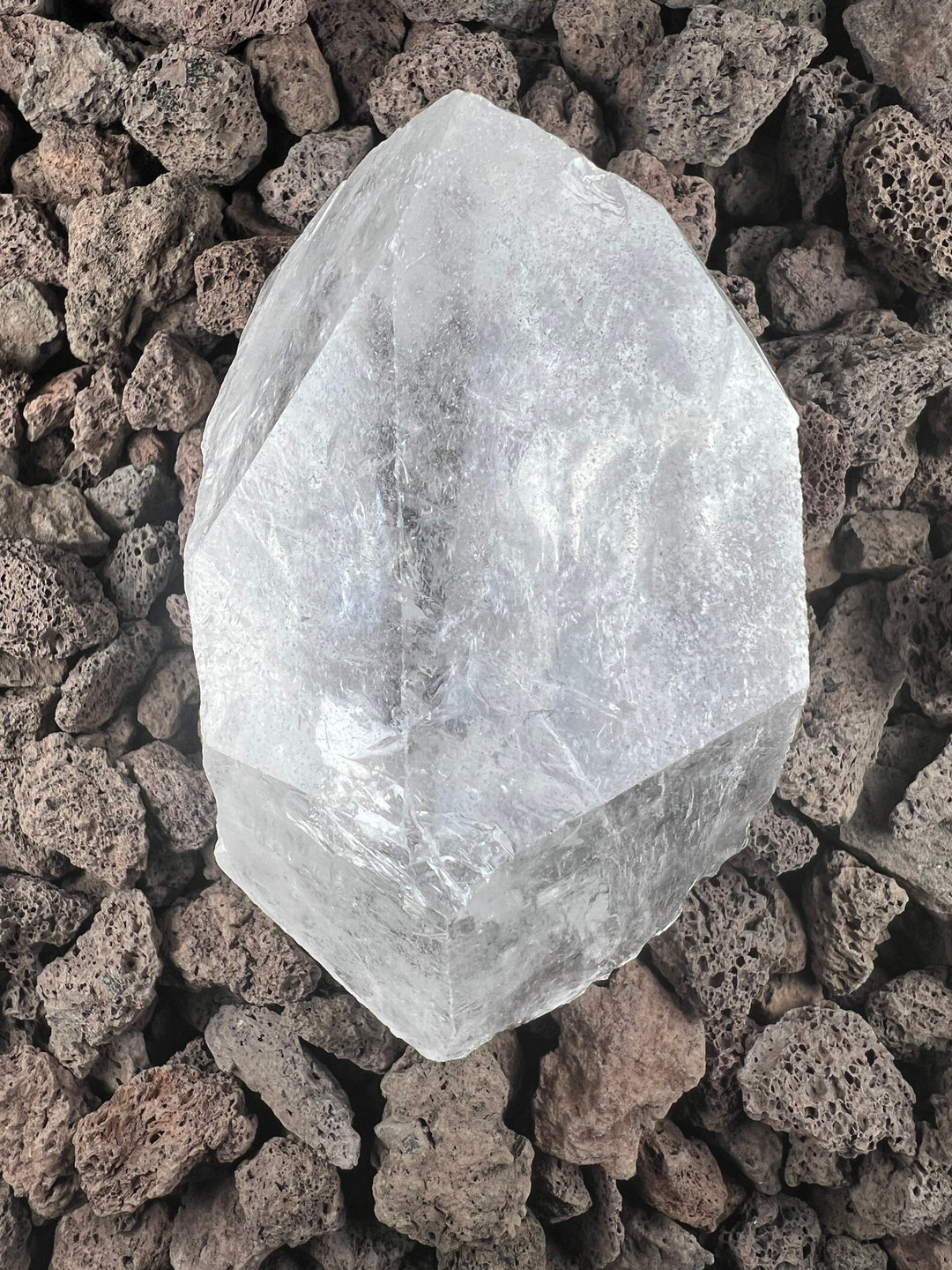 Dein Stein-Freund: "Lemu" – Träger lemurischer Weisheit und kosmischer Erinnerung Lemurischer Bergkristall | Einzelstück unbehandelt | ca. 237g | 8cm