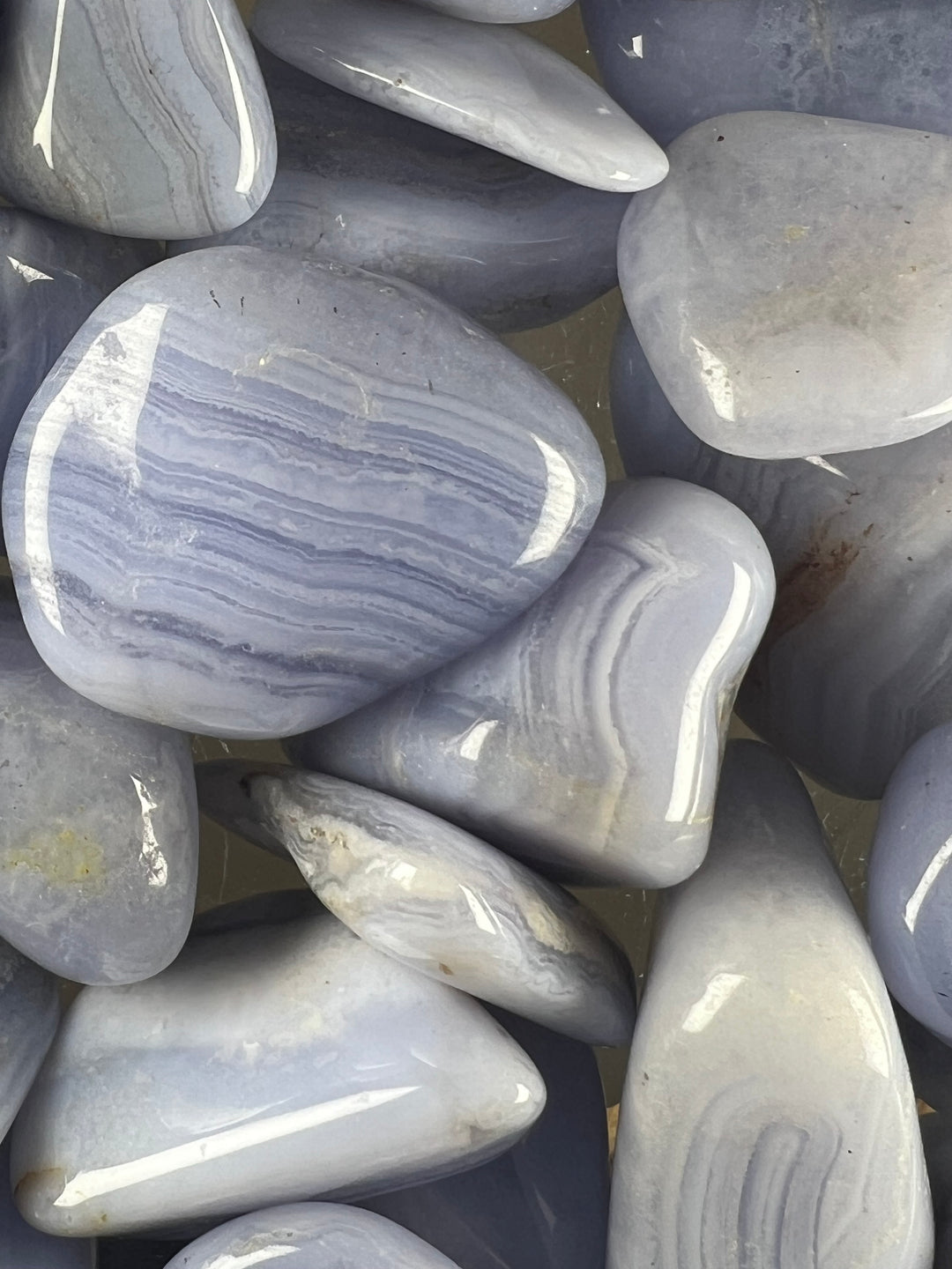 Chalcedon hellblau Trommelstein – Kommunikation, Leichtigkeit & innere Ruhe  A+ Qualität | ca. 20–35 mm | 8–25 g | Handverlesen & poliert