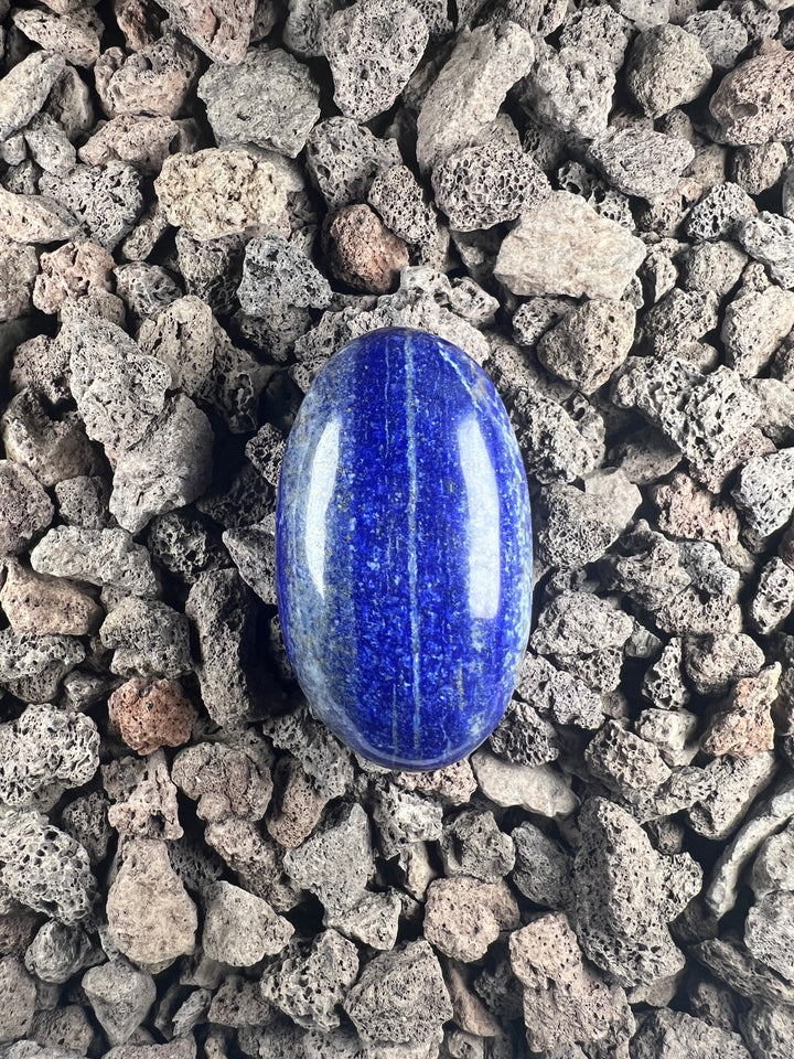 Dein Stein-Freund: "Kapi" – Hüter der Wahrheit & inneren Weisheit Lapislazuli | Einzelstück aus Pakistan | 130g | ca. 6cm|