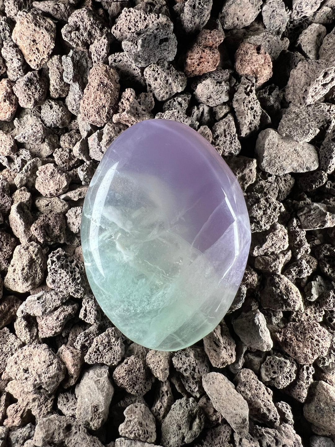 Dein Stein-Freund: "Flo" – Bringer von Klarheit & Leichtigkeit Fluorit | Einzelstück aus unserer Sammlung | ca. 198g | 7 cm