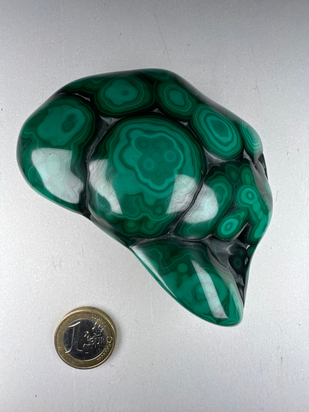 Dein Stein-Freund: "Mala" – Hüterin der Wandlung & Herzkraft Malachit (poliert) | Einzelstück | ca. 255 g | 8 cm