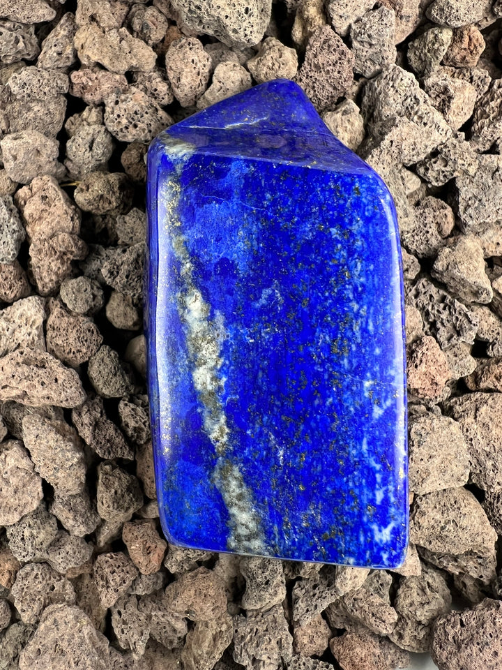 Dein Stein-Freund: "Lapi" – Hüter der Wahrheit & inneren Weisheit Lapislazuli | Einzelstück aus Pakistan | ca. 222g | 8 cm