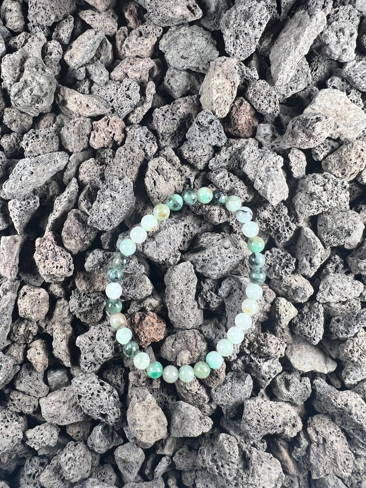 Smaragd Kugelarmband 6 mm – Eleganz, Harmonie und natürliche Schönheit