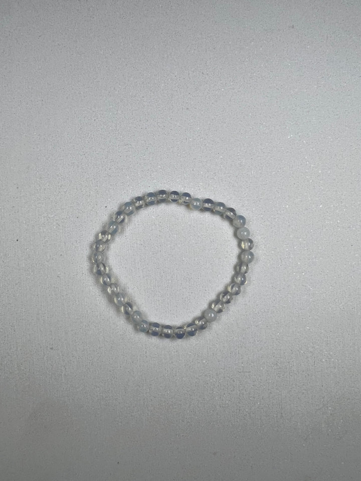 Perlmutt Kinderarmband 4 mm – Sanfte Eleganz und natürlicher Schimmer