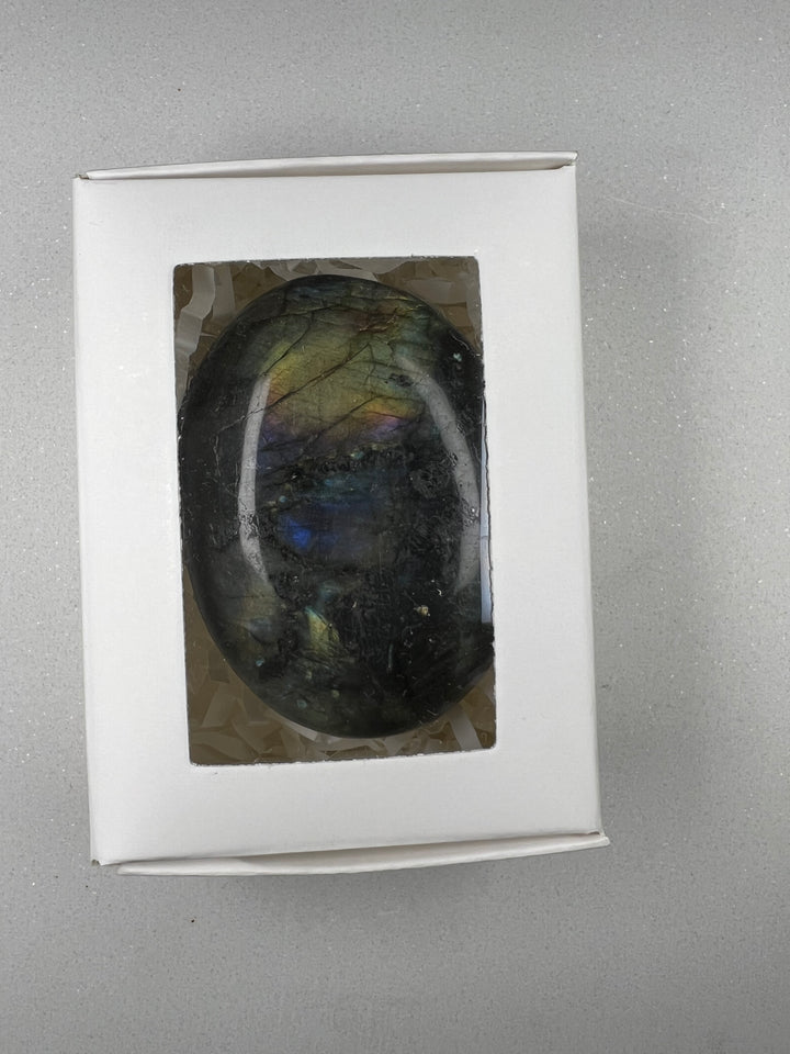 Dein Stein-Freund: "Lumo" – Lichtbringer für Intuition und Wandlung Labradorit | Einzelstück | ca. 92 g | 6 cm