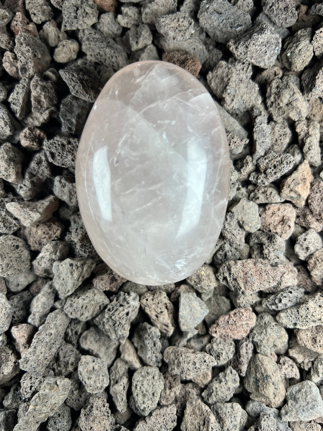 Dein Stein-Freund: "Rosi" – Hüterin der Liebe und sanften Herzheilung Rosenquarz | Einzelstück | ca. 200g | 7 cm