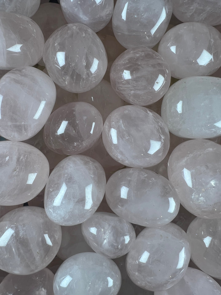 Rosenquarz Trommelsteine, ca. 12g, Ø 2 - 3,5 cm, A+ Qualität