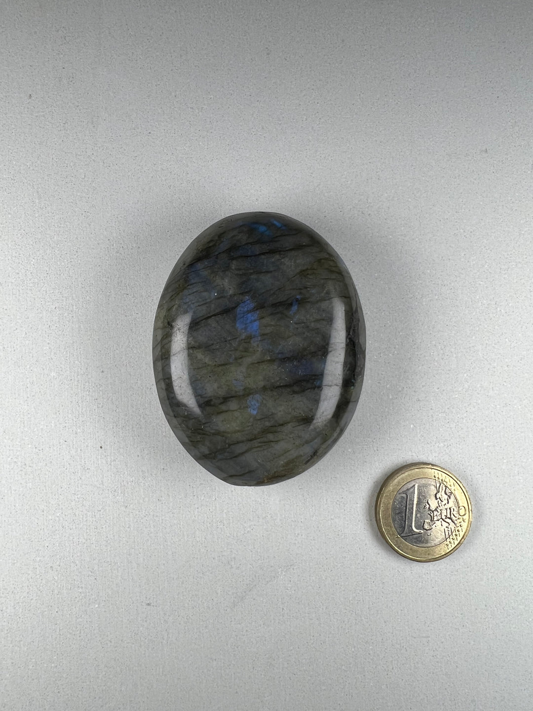 Dein Stein-Freund: "Labra" – Hüter des Lichts und Spiegel deiner Seele Labradorit | Einzelstück | ca. 98g | 6 cm